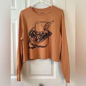 Wrangler cropped long-sleeve tee shirt with graphic.